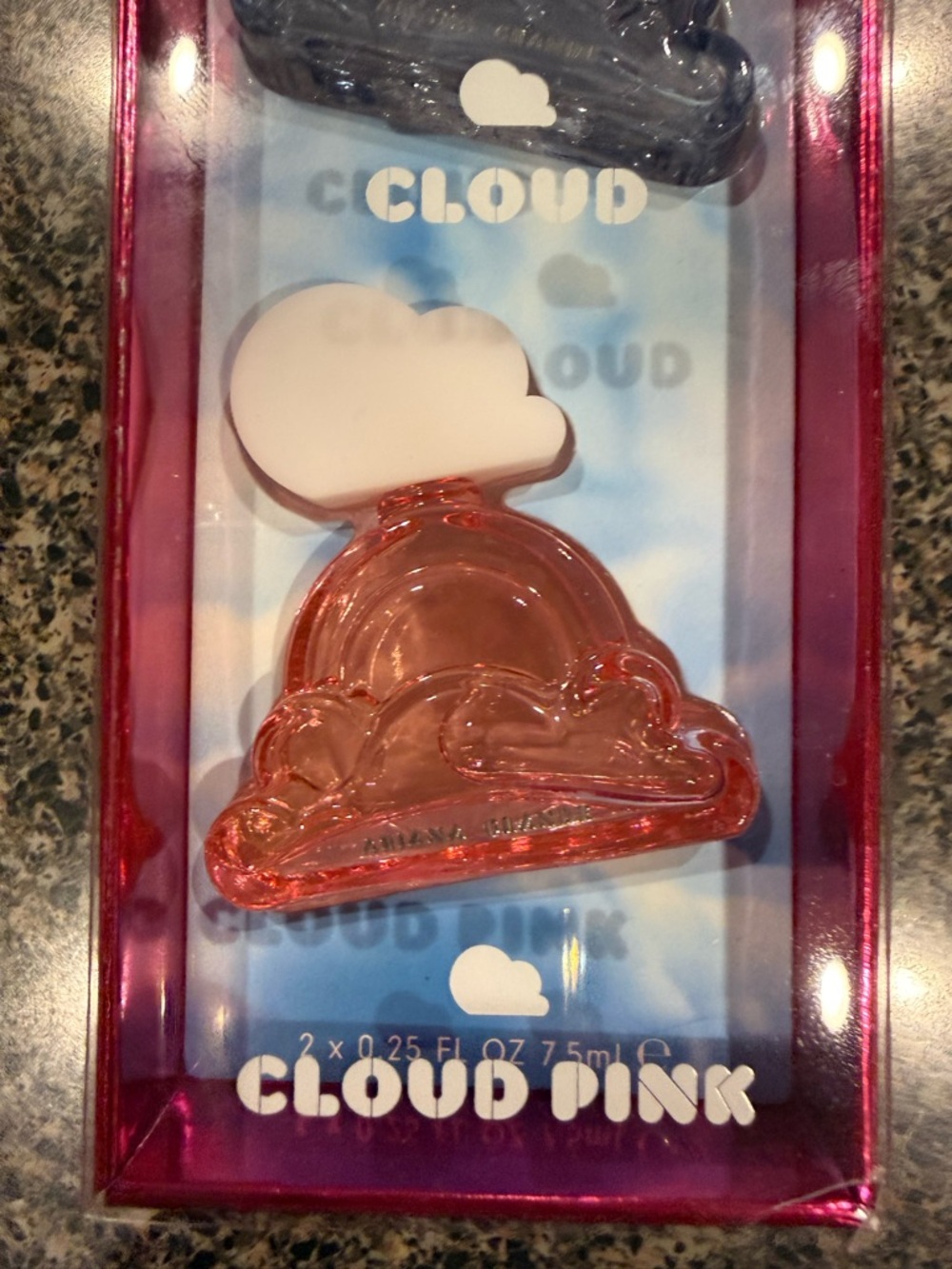 Ariana Grande Cloud Set - Picture 6 of 8